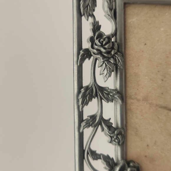 Vintage Metal Rose Filigree Picture Frame - Picture 3 of 11